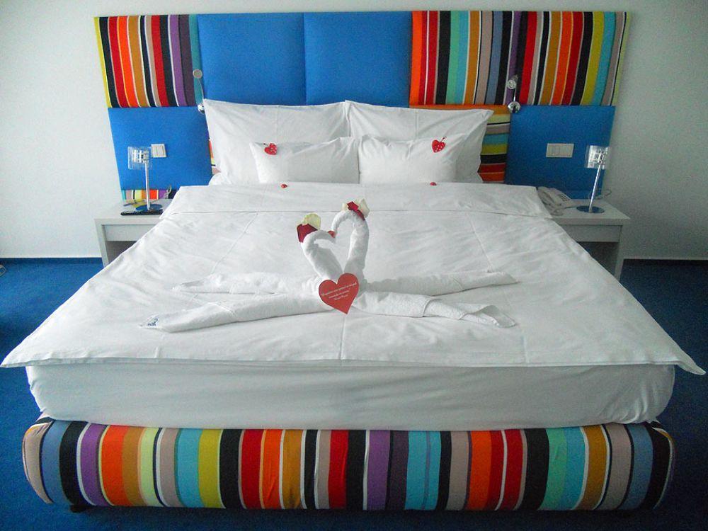 Marshal Garden Hotel Bucharest Exterior photo A bed